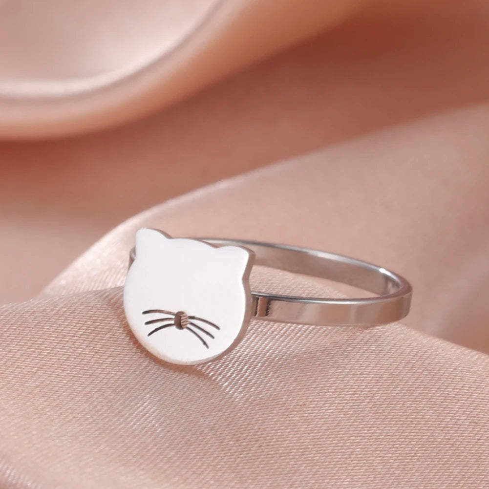 Skyrim Cute Small Cat Shaped Rings for Girls Women Stainless Steel Minimalist Rings Jewelry Birthday Anniversary Gifts Wholesale
