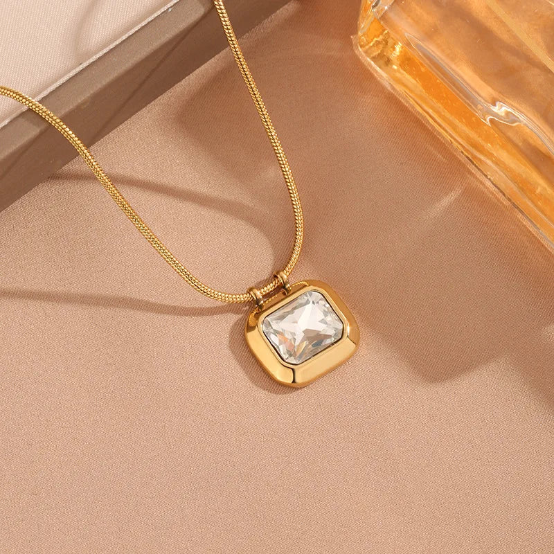 Retro Fashion Gold Color Stainless Steel Geometry Green Crystal Pendant Necklace for Women Luxury Emerald Collar Jewelry Gift